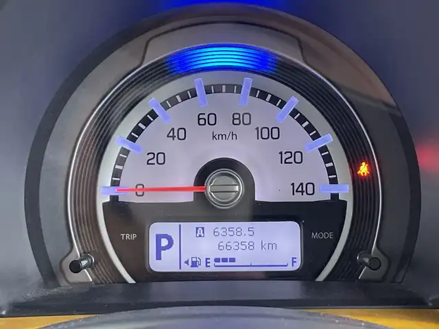 スズキ ハスラー X 栃木県 2016(平28)年 6.7万km アクティブイエロー/ブラック2トーンルーフ 純正ナビ/（CD/フルセグTV/Bluetooth/USB/AUX)/全方位カメラ/バックカメラ/スズキセーフティサポート/・デュアルカメラブレーキサポート/・誤発進抑制機能/・車線逸脱抑制機能/・車線逸脱警報機能/・ふらつき警報機能/・先行車発進お知らせ機能/・標識認識機能/・ハイビームアシスト/ＥＴＣ/前席シートヒーター/アイドリングストップ/スマートキー/HIDヘッドライト/アイドリングストップ/オートライト/純正フロアマット