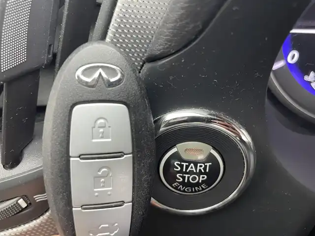 日産 スカイライン 200GT－t タイプSP 茨城県 2014(平26)年 7.4万km クリスタルホワイトパール 純正8型ナビ/全方位カメラ/フルセグ/衝突被害軽減ブレーキ/車線逸脱抑制装置/レーダークルーズコントロール/クリアランスソナー/BSI/ETC/本革シート/シートヒーター/純正19ンチAW/LEDヘッドライト/スマートキー