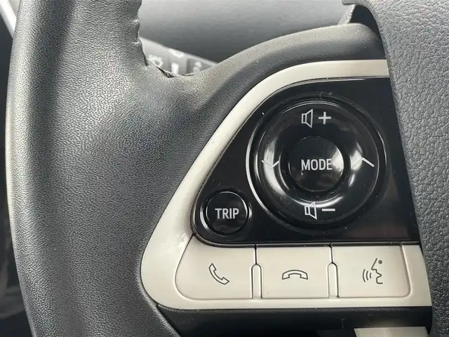 トヨタ プリウス S 茨城県 2016(平28)年 4.5万km スティールブロンドM モデリスタエアロ/純正ナビ/　Bluetooth・フルセグテレビ走行中視聴可能/レーダークルーズコントロール/純正フロアマット/横滑り防止装置/AFS/コーナーセンサー/レーンキープアシスト/盗難防止装置/オートライト/オートマチックハイビーム/LEDヘッドライト/衝突被害軽減システム/パワーステアリング/パワーウィンドウ/スマートキー/スペアキーあり