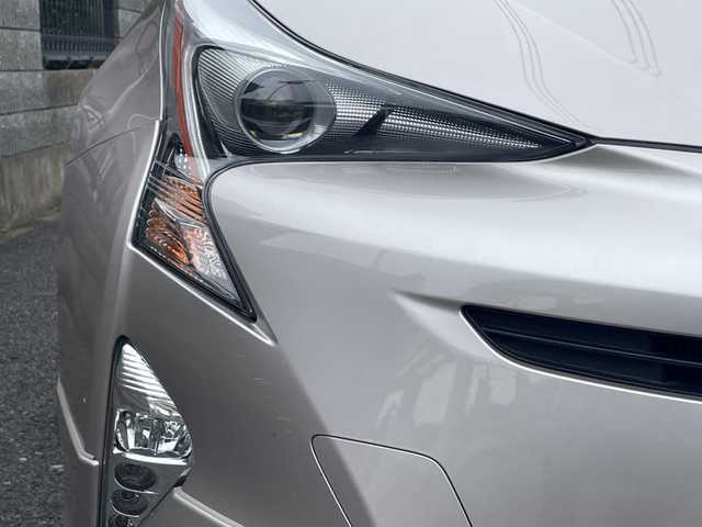 トヨタ プリウス S 茨城県 2016(平28)年 4.5万km スティールブロンドM モデリスタエアロ/純正ナビ/　Bluetooth・フルセグテレビ走行中視聴可能/レーダークルーズコントロール/純正フロアマット/横滑り防止装置/AFS/コーナーセンサー/レーンキープアシスト/盗難防止装置/オートライト/オートマチックハイビーム/LEDヘッドライト/衝突被害軽減システム/パワーステアリング/パワーウィンドウ/スマートキー/スペアキーあり