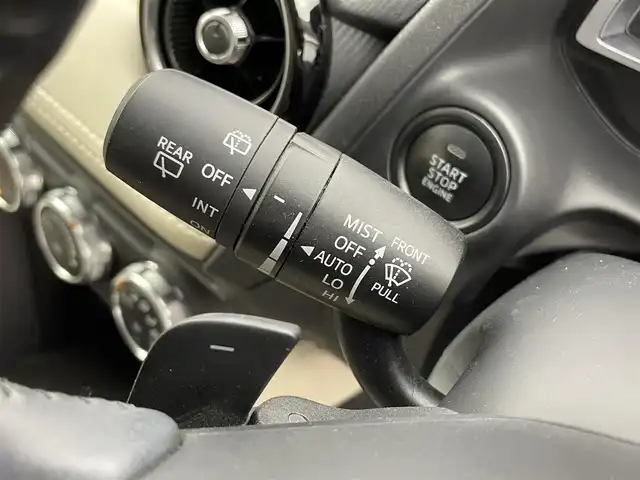マツダ デミオ XD ツーリング Lパッケージ 富山県 2015(平27)年 5.2万km スノーフレイクホワイトパールマイカ 純正ナビ（AM/FM/BT/USB）/ヘッドアップディスプレイ/クルーズコントロール/衝突被害軽減システム/横滑り防止装置/アイドリングストップ/ハーフレザーシート/オートLEDライト/フォグライト/純正アルミホイール/フロアマット/革巻きステアリング/ステアリングスイッチ/パドルシフト/スマートキー/スペアキー