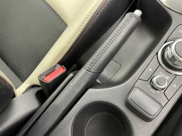 マツダ デミオ XD ツーリング Lパッケージ 富山県 2015(平27)年 5.2万km スノーフレイクホワイトパールマイカ 純正ナビ（AM/FM/BT/USB）/ヘッドアップディスプレイ/クルーズコントロール/衝突被害軽減システム/横滑り防止装置/アイドリングストップ/ハーフレザーシート/オートLEDライト/フォグライト/純正アルミホイール/フロアマット/革巻きステアリング/ステアリングスイッチ/パドルシフト/スマートキー/スペアキー