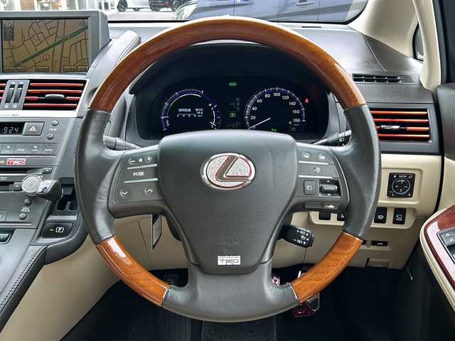 レクサス ＨＳ 250h バージョンI 岐阜県 2010(平22)年 12.5万km ホワイトパールクリスタルシャイン /メーカー純正ナビ(ワンセグTV/AM/FM/DISC/HDD)//レーダークルーズコントロール//ヘッドアップディスプレイ//シートヒーター//シートベンチレーター//前席パワーシート//ETC//ドライビングメモリースイッチ//ワイドビューフロントカメラ//ヘッドライトクリーナースイッチ//リアサンシェードスイッチ//USB入力端子//AUX入力端子//プッシュスタート//純正フロアマット//取説//保証書