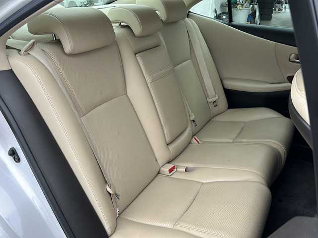 レクサス ＨＳ 250h バージョンI 岐阜県 2010(平22)年 12.5万km ホワイトパールクリスタルシャイン /メーカー純正ナビ(ワンセグTV/AM/FM/DISC/HDD)//レーダークルーズコントロール//ヘッドアップディスプレイ//シートヒーター//シートベンチレーター//前席パワーシート//ETC//ドライビングメモリースイッチ//ワイドビューフロントカメラ//ヘッドライトクリーナースイッチ//リアサンシェードスイッチ//USB入力端子//AUX入力端子//プッシュスタート//純正フロアマット//取説//保証書