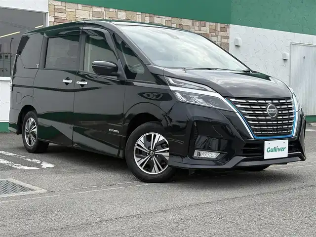 日産 セレナ e－パワー ハイウェイスター V 徳島県 2020(令2)年 2.7万km ダイヤモンドブラック 純正10インチナビ　MM519D-W/AM/FM/Bluetooth/USB/フルセグTV/SD/DISC/ビルトインETC/バックカメラ/アラウンドビューモニター/両側電動スライドドア/クルーズコントロール/LEDヘッドライト/ドライブレコーダー/クリアランスソナー/寒冷地仕様/ハンドルヒーター/ワンオーナー/フォグライト/ブラインドスポットモニター/ドアバイザー/コーナーセンサー/純正フロアマット/純正15インチアルミホイール/プッシュスタート/スペアキー/スマートキー/取扱説明書/新車時保証書
