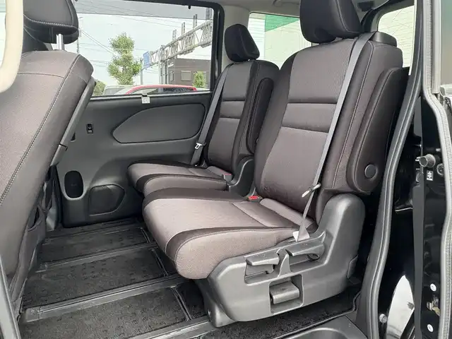 日産 セレナ e－パワー ハイウェイスター V 徳島県 2020(令2)年 2.7万km ダイヤモンドブラック 純正10インチナビ　MM519D-W/AM/FM/Bluetooth/USB/フルセグTV/SD/DISC/ビルトインETC/バックカメラ/アラウンドビューモニター/両側電動スライドドア/クルーズコントロール/LEDヘッドライト/ドライブレコーダー/クリアランスソナー/寒冷地仕様/ハンドルヒーター/ワンオーナー/フォグライト/ブラインドスポットモニター/ドアバイザー/コーナーセンサー/純正フロアマット/純正15インチアルミホイール/プッシュスタート/スペアキー/スマートキー/取扱説明書/新車時保証書