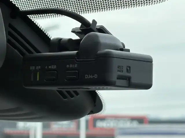 日産 セレナ e－パワー ハイウェイスター V 徳島県 2020(令2)年 2.7万km ダイヤモンドブラック 純正10インチナビ　MM519D-W/AM/FM/Bluetooth/USB/フルセグTV/SD/DISC/ビルトインETC/バックカメラ/アラウンドビューモニター/両側電動スライドドア/クルーズコントロール/LEDヘッドライト/ドライブレコーダー/クリアランスソナー/寒冷地仕様/ハンドルヒーター/ワンオーナー/フォグライト/ブラインドスポットモニター/ドアバイザー/コーナーセンサー/純正フロアマット/純正15インチアルミホイール/プッシュスタート/スペアキー/スマートキー/取扱説明書/新車時保証書