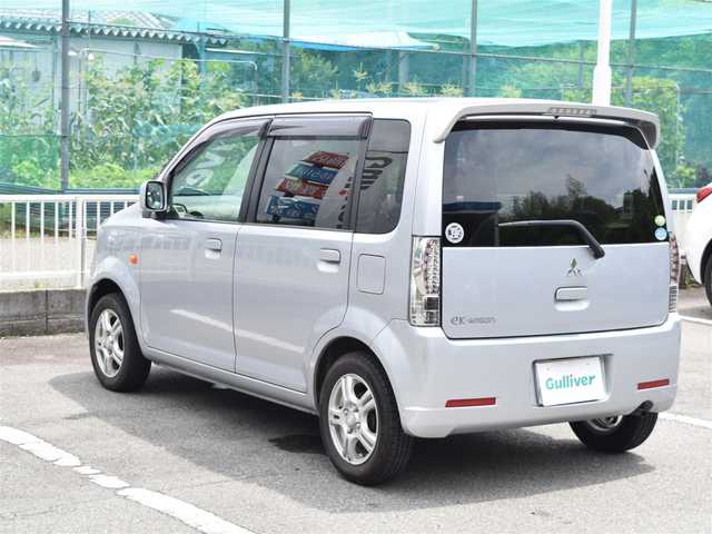 三菱 ｅＫワゴン M 兵庫県 2010(平22)年 5.2万km シルバー 走行距離約51871km/フロアマット/ドアバイザー