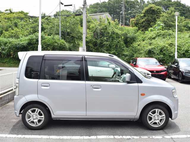 三菱 ｅＫワゴン M 兵庫県 2010(平22)年 5.2万km シルバー 走行距離約51871km/フロアマット/ドアバイザー