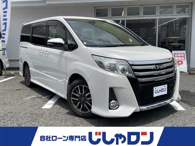 トヨタ ノア Si 京都府 2014(平26)年 13.9万km ホワイトパールクリスタルシャイン (株)IDOMが運営する【じしゃロン伏見店】の自社ローン専用車両になりますこちらは現金またはオートローンご利用時の価格です。自社ローンご希望の方は別途その旨お申付け下さい/純正SDナビ＜NSZT-Y64T＞/(Bluetooth/フルセグTV/CD/DVD)/ビルトインETC/バックカメラ/前後ドライブレコーダー/LEDヘッドライト/オートライト/両側パワースライドドア/フリップダウンモニター/アイドリングストップ/純正フロアマット/純正アルミホイール/スマートキー