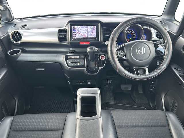 ホンダ Ｎ ＢＯＸ モデューロ X G 埼玉県 2016(平28)年 8.2万km プレミアムホワイトパールⅡ (株)IDOMが運営する【じしゃロン熊谷店】の自社ローン専用車両になりますこちらは現金またはオートローンご利用時の価格です。自社ローンご希望の方は別途その旨お申付け下さい/社外ナビ　CN-RE04D/（フルセグTV/Bluetooth/CD/DVD/AM/FM）/ETC/ドライブレコーダー/両側パワースライドドア/純正フロアマット/ロールサンシェード/ウインカーミラー/フォグランプ/ステアリングリモコン/スマートキースペア×１/プッシュスタート/車両・ナビ取扱説明書