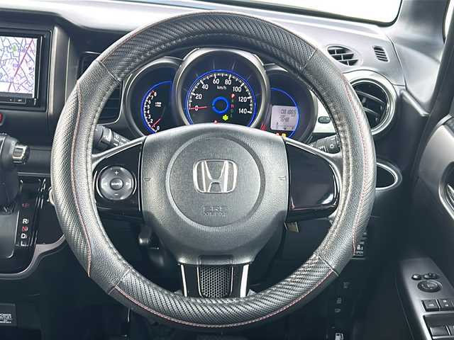 ホンダ Ｎ ＢＯＸ モデューロ X G 埼玉県 2016(平28)年 8.2万km プレミアムホワイトパールⅡ (株)IDOMが運営する【じしゃロン熊谷店】の自社ローン専用車両になりますこちらは現金またはオートローンご利用時の価格です。自社ローンご希望の方は別途その旨お申付け下さい/社外ナビ　CN-RE04D/（フルセグTV/Bluetooth/CD/DVD/AM/FM）/ETC/ドライブレコーダー/両側パワースライドドア/純正フロアマット/ロールサンシェード/ウインカーミラー/フォグランプ/ステアリングリモコン/スマートキースペア×１/プッシュスタート/車両・ナビ取扱説明書
