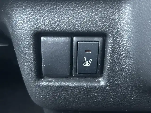 スズキ スペーシア HYBRID X 大阪府 2018(平30)年 0.8万km ピュアホワイトP 8インチナビ　/フルセグ　/Bluetooth　/両側パワースライドドア　/シートヒーター　/LEDヘッドライト　/オートライト　/アイドリングストップ　/スマートキー　/フロアーマット　