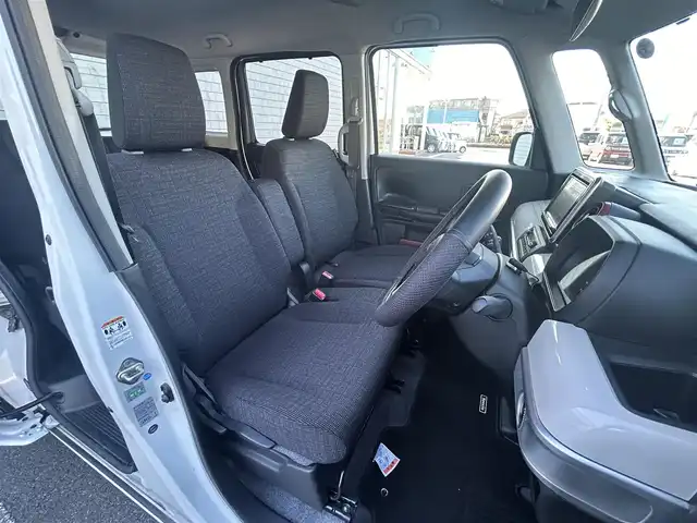 スズキ スペーシア HYBRID X 大阪府 2018(平30)年 0.8万km ピュアホワイトP 8インチナビ　/フルセグ　/Bluetooth　/両側パワースライドドア　/シートヒーター　/LEDヘッドライト　/オートライト　/アイドリングストップ　/スマートキー　/フロアーマット　