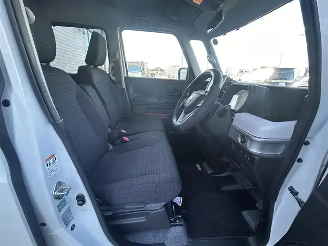スズキ スペーシア HYBRID X 大阪府 2018(平30)年 0.8万km ピュアホワイトP 8インチナビ　/フルセグ　/Bluetooth　/両側パワースライドドア　/シートヒーター　/LEDヘッドライト　/オートライト　/アイドリングストップ　/スマートキー　/フロアーマット　