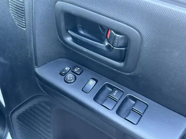 スズキ スペーシア HYBRID X 大阪府 2018(平30)年 0.8万km ピュアホワイトP 8インチナビ　/フルセグ　/Bluetooth　/両側パワースライドドア　/シートヒーター　/LEDヘッドライト　/オートライト　/アイドリングストップ　/スマートキー　/フロアーマット　