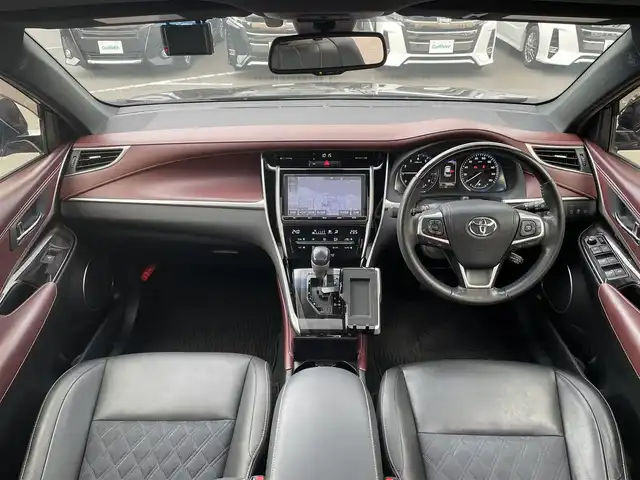 トヨタ ハリアー プレミアム 東京都 2017(平29)年 7.1万km ブラック 後期型　/サンルーフ　/純正９型ナビ　/電動リアゲート　/追従クルコン　/ハーフレザー　/前後ドラレコ　/ビルトインＥＴＣ　/シーケンシャルウィンカー　/ＬＥＤヘッド　/電動パーキング　/フルセグＴＶ　/Ｂｌｕｅｔｏｏｔｈ