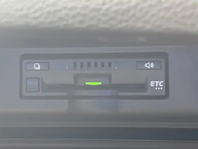 トヨタ ハリアー プレミアム 東京都 2017(平29)年 7.1万km ブラック 後期型　/サンルーフ　/純正９型ナビ　/電動リアゲート　/追従クルコン　/ハーフレザー　/前後ドラレコ　/ビルトインＥＴＣ　/シーケンシャルウィンカー　/ＬＥＤヘッド　/電動パーキング　/フルセグＴＶ　/Ｂｌｕｅｔｏｏｔｈ