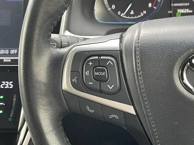 トヨタ ハリアー プレミアム 東京都 2017(平29)年 7.1万km ブラック 後期型　/サンルーフ　/純正９型ナビ　/電動リアゲート　/追従クルコン　/ハーフレザー　/前後ドラレコ　/ビルトインＥＴＣ　/シーケンシャルウィンカー　/ＬＥＤヘッド　/電動パーキング　/フルセグＴＶ　/Ｂｌｕｅｔｏｏｔｈ