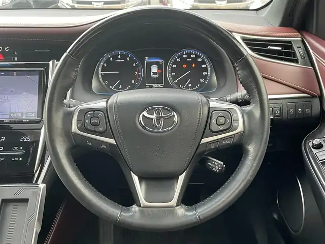 トヨタ ハリアー プレミアム 東京都 2017(平29)年 7.1万km ブラック 後期型　/サンルーフ　/純正９型ナビ　/電動リアゲート　/追従クルコン　/ハーフレザー　/前後ドラレコ　/ビルトインＥＴＣ　/シーケンシャルウィンカー　/ＬＥＤヘッド　/電動パーキング　/フルセグＴＶ　/Ｂｌｕｅｔｏｏｔｈ