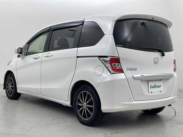 ホンダ フリード G ジャストセレクション 宮城県 2014(平26)年 3.2万km ホワイトオーキッドパール 禁煙車/純正7型インターナビ/・BT.CD.DVD.SD/・ワンセグTV/バックカメラ/片側パワースライドドア/ビルトインETC/ドライブレコーダー（FR）/ステアリングスイッチ/スマートキー/横滑り防止/アイドリングストップ/純正フロアマット/純正ドアバイザー/社外15インチAW/３列シート/オートライト/オートエアコン