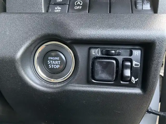 スズキ ジムニー シエラ JL 滋賀県 2021(令3)年 6.8万km ミディアムグレー ワンオーナー/車検8年12月まで/スズキセーフティサポート/パートタイム4WD/カーオーディオ/Bluetooth、CD、USB/前ドライブレコーダー/ビルトインETC/前席シートヒーター/ラバーマット/フォグランプ/スペアキー有り/取扱説明書/保証書
