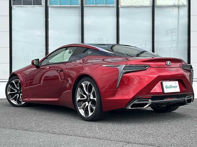 レクサス ＬＣ 500 Lパッケージ 山形県 2017(平29)年 6.8万km ラディアントレッドコントラストレイヤリング 禁煙車/ガラスルーフ/レクサスセーフティセンス/レーンキープアシスト/横滑り防止装置/レーダークルーズコントロール/プリクラッシュセーフティ/ブラインドスポットモニター/オートマチックハイビーム/リヤクロストラフィックアラート/バックカメラ/前後コーナーセンサー/前方ドライブレコーダー/純正ナビ/（Bluetooth/フルセグ/AM/FM/USB)/ステアリングスイッチ/パドルシフト/ステアリングヒーター/レザーシート/メモリー付きシート/DN席パワーシート/DN席シートヒーター・エアシート/ETC2.0/LEDヘッドライト/21インチ純正アルミホイール