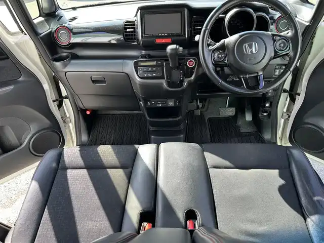 ホンダ Ｎ ＢＯＸ カスタム ターボ SSパッケージ 福岡県 2016(平28)年 12.6万km プレミアムホワイトパールⅡ プッシュスタートボタン/スマートキー/クルーズコントロール/HDDナビ/Bluetoothオーディオ/フルセグTV/バックカメラ/ビルトインETC/純正フロアマット/ハーフレザーシート/運転席・助手席シートヒーター/純正アルミホイール/LEDヘッドライト