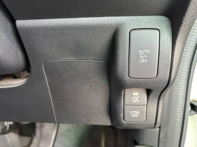 ホンダ Ｎ ＢＯＸ カスタム ターボ SSパッケージ 福岡県 2016(平28)年 12.6万km プレミアムホワイトパールⅡ プッシュスタートボタン/スマートキー/クルーズコントロール/HDDナビ/Bluetoothオーディオ/フルセグTV/バックカメラ/ビルトインETC/純正フロアマット/ハーフレザーシート/運転席・助手席シートヒーター/純正アルミホイール/LEDヘッドライト