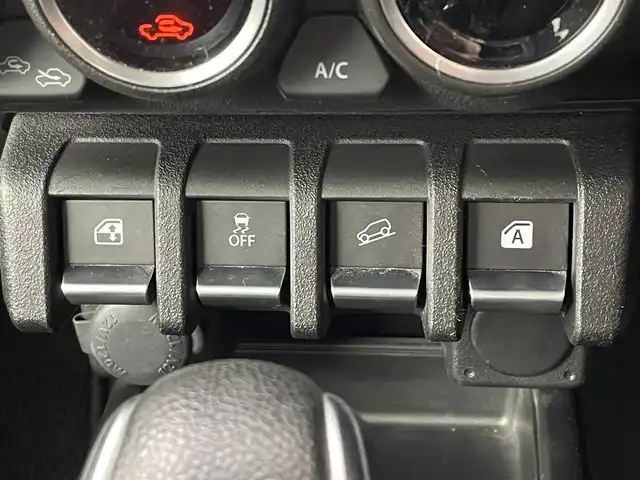 スズキ ジムニー XL 道央・札幌 2020(令2)年 3.9万km スペリアホワイト ・４WD/・ケンウッド７V型メモリーナビ（MDV-L407）/　CD/DVD/SD/USB/ワンセグTV/・バックカメラ/・横滑り防止装置/・ABS/・ダウンヒルアシストコントロール/・D+N席シートヒーター/・フロントフォグランプ/・ヘッドランプレベライザー/・純正フロアマット/・プッシュスタート/・スマートキー