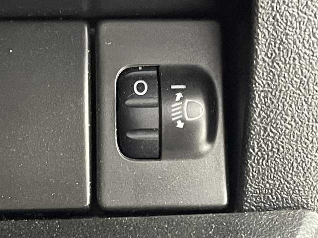 スズキ ジムニー XL 道央・札幌 2020(令2)年 3.9万km スペリアホワイト ・４WD/・ケンウッド７V型メモリーナビ（MDV-L407）/　CD/DVD/SD/USB/ワンセグTV/・バックカメラ/・横滑り防止装置/・ABS/・ダウンヒルアシストコントロール/・D+N席シートヒーター/・フロントフォグランプ/・ヘッドランプレベライザー/・純正フロアマット/・プッシュスタート/・スマートキー