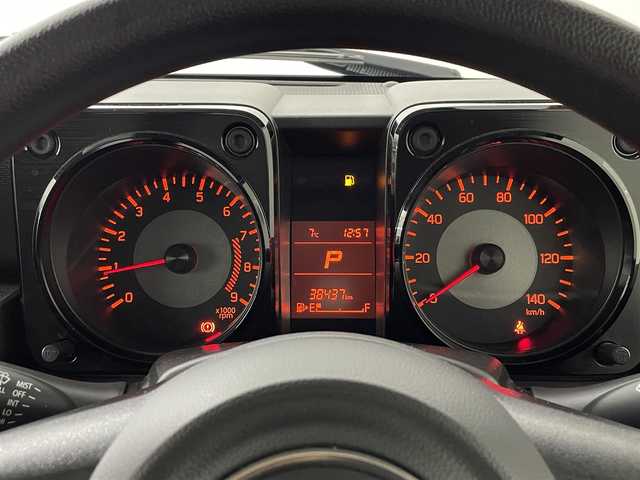 スズキ ジムニー XL 道央・札幌 2020(令2)年 3.9万km スペリアホワイト ・４WD/・ケンウッド７V型メモリーナビ（MDV-L407）/　CD/DVD/SD/USB/ワンセグTV/・バックカメラ/・横滑り防止装置/・ABS/・ダウンヒルアシストコントロール/・D+N席シートヒーター/・フロントフォグランプ/・ヘッドランプレベライザー/・純正フロアマット/・プッシュスタート/・スマートキー