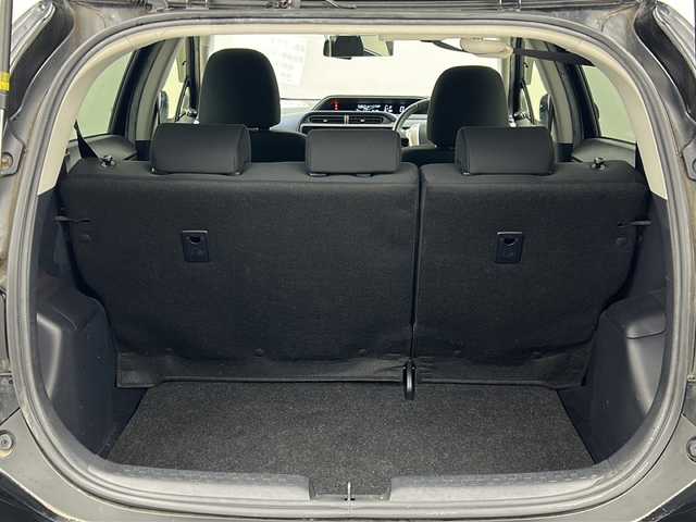 トヨタ アクア S 大阪府 2015(平27)年 5.6万km ブラックマイカ KENWOOD　ツィーター/純正SDナビ/・フルセグTV/・BTAUDIO/・AM/・FM/ビルドインETC/オートライト/ABS/横滑り防止装置/盗難防止装置/プッシュスタート/アイドリングストップ/スマートキー/電脳格納ミラー/ドアバイザー/ISOFIX/純正フロアマット/センターコンソール