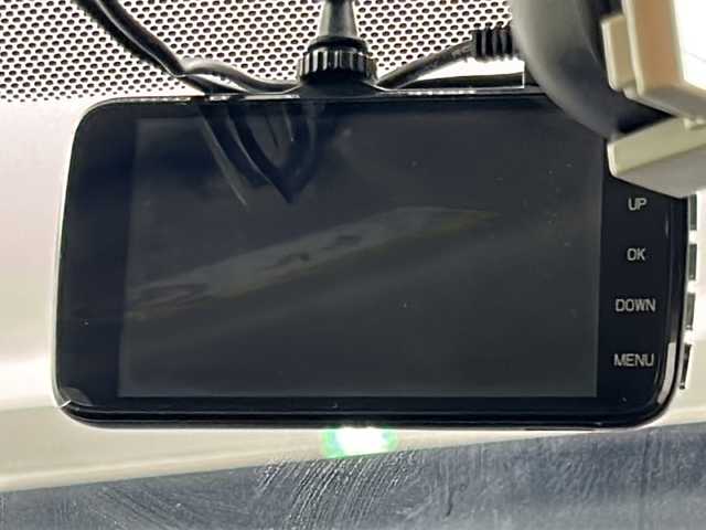 トヨタ アクア S 大阪府 2015(平27)年 5.6万km ブラックマイカ KENWOOD　ツィーター/純正SDナビ/・フルセグTV/・BTAUDIO/・AM/・FM/ビルドインETC/オートライト/ABS/横滑り防止装置/盗難防止装置/プッシュスタート/アイドリングストップ/スマートキー/電脳格納ミラー/ドアバイザー/ISOFIX/純正フロアマット/センターコンソール