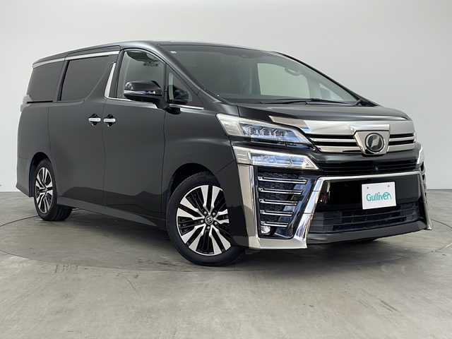 トヨタ ヴェルファイア Z Gエディション 兵庫県 2018(平30)年 7.4万km ブラック ・純正ナビ/Bluetooth/CD/DVD/USB/TV/・パノラミックビューモニター/・トヨタセーフティセンス/・プリクラッシュセーフティ/・レーントレーシングアシスト/・レーダクルーズコントロール/・ロードサインアシスト/・オートマチックハイビーム/・先行者発進告知機能/・ブラインドスポットモニター/・リヤクロストラフィックアラート/・インテリジェントクリアランスソナー/・ドライブスタートコントロール/・HDIM/・電子パーキングブレーキ/・オートホールドブレーキ/・革巻きステアリング/・ステアリングスイッチ/・ステアリングヒーター/・両側パワースライドドア/・パワーバックドア/・MTモード付AT/・フリップダウンモニター/・デジタルインナーミラー/・革シート/・前席パワーシート（運転席メモリ付き）/・前席シートヒーター/・前席エアシート/・純正フロアマット/・JBLプレミアムサウンド/・純正18インチアルミホイールタイヤ/・三眼LEDヘッドライト/・プッシュスタートボタン/・スマートキー/・ナノイー機能