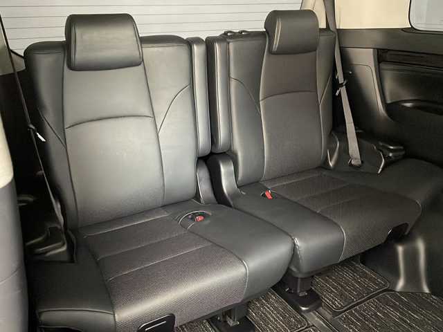 トヨタ ヴェルファイア Z Gエディション 兵庫県 2018(平30)年 7.4万km ブラック ・純正ナビ/Bluetooth/CD/DVD/USB/TV/・パノラミックビューモニター/・トヨタセーフティセンス/・プリクラッシュセーフティ/・レーントレーシングアシスト/・レーダクルーズコントロール/・ロードサインアシスト/・オートマチックハイビーム/・先行者発進告知機能/・ブラインドスポットモニター/・リヤクロストラフィックアラート/・インテリジェントクリアランスソナー/・ドライブスタートコントロール/・HDIM/・電子パーキングブレーキ/・オートホールドブレーキ/・革巻きステアリング/・ステアリングスイッチ/・ステアリングヒーター/・両側パワースライドドア/・パワーバックドア/・MTモード付AT/・フリップダウンモニター/・デジタルインナーミラー/・革シート/・前席パワーシート（運転席メモリ付き）/・前席シートヒーター/・前席エアシート/・純正フロアマット/・JBLプレミアムサウンド/・純正18インチアルミホイールタイヤ/・三眼LEDヘッドライト/・プッシュスタートボタン/・スマートキー/・ナノイー機能