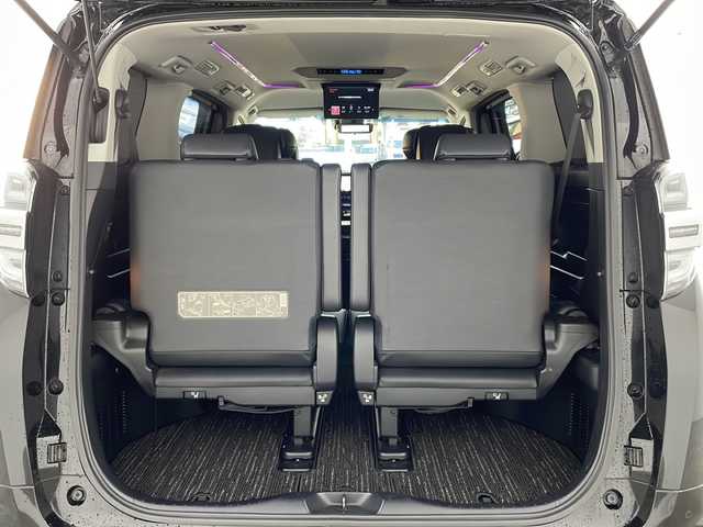 トヨタ ヴェルファイア Z Gエディション 兵庫県 2018(平30)年 7.4万km ブラック ・純正ナビ/Bluetooth/CD/DVD/USB/TV/・パノラミックビューモニター/・トヨタセーフティセンス/・プリクラッシュセーフティ/・レーントレーシングアシスト/・レーダクルーズコントロール/・ロードサインアシスト/・オートマチックハイビーム/・先行者発進告知機能/・ブラインドスポットモニター/・リヤクロストラフィックアラート/・インテリジェントクリアランスソナー/・ドライブスタートコントロール/・HDIM/・電子パーキングブレーキ/・オートホールドブレーキ/・革巻きステアリング/・ステアリングスイッチ/・ステアリングヒーター/・両側パワースライドドア/・パワーバックドア/・MTモード付AT/・フリップダウンモニター/・デジタルインナーミラー/・革シート/・前席パワーシート（運転席メモリ付き）/・前席シートヒーター/・前席エアシート/・純正フロアマット/・JBLプレミアムサウンド/・純正18インチアルミホイールタイヤ/・三眼LEDヘッドライト/・プッシュスタートボタン/・スマートキー/・ナノイー機能