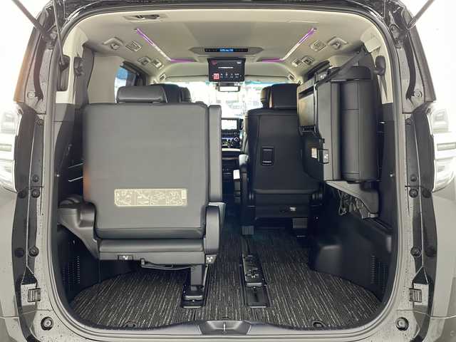 トヨタ ヴェルファイア Z Gエディション 兵庫県 2018(平30)年 7.4万km ブラック ・純正ナビ/Bluetooth/CD/DVD/USB/TV/・パノラミックビューモニター/・トヨタセーフティセンス/・プリクラッシュセーフティ/・レーントレーシングアシスト/・レーダクルーズコントロール/・ロードサインアシスト/・オートマチックハイビーム/・先行者発進告知機能/・ブラインドスポットモニター/・リヤクロストラフィックアラート/・インテリジェントクリアランスソナー/・ドライブスタートコントロール/・HDIM/・電子パーキングブレーキ/・オートホールドブレーキ/・革巻きステアリング/・ステアリングスイッチ/・ステアリングヒーター/・両側パワースライドドア/・パワーバックドア/・MTモード付AT/・フリップダウンモニター/・デジタルインナーミラー/・革シート/・前席パワーシート（運転席メモリ付き）/・前席シートヒーター/・前席エアシート/・純正フロアマット/・JBLプレミアムサウンド/・純正18インチアルミホイールタイヤ/・三眼LEDヘッドライト/・プッシュスタートボタン/・スマートキー/・ナノイー機能