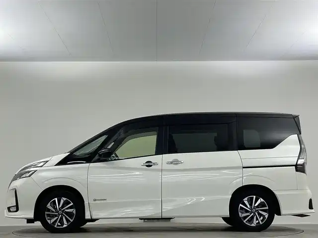 日産 セレナ e－パワー ハイウェイスター G 埼玉県 2021(令3)年 4.9万km ブリリアントホワイトパール 2トーン ＰＲＯＰＩＬＯＴ　１０型ナビ　温シート　ＢＳＭ　後席　ＥＴＣ　両側パワースライドドア　全方位　デジタルインナーミラー　コーナーセンサー　ステアリングヒーター　衝突軽減システム　ドライブレコーダー　禁煙