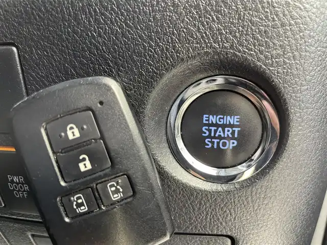 トヨタ ヴェルファイア Z Aエディション 群馬県 2017(平29)年 5.3万km ブラック フリップダウンモニター　純正９インチナビ　両側パワースライドドア　ＬＥＤ　オットマン　純正１８インチアルミホイール　ステアリングリモコン　ＥＴＣ２．０　スマートキー　プッシュスタート　禁煙￥