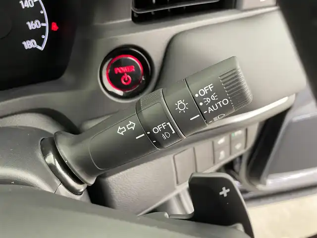 ホンダ ヴェゼル ハイブリッド e:HEV Z 富山県 2025(令7)年 0.1千km クリスタルブラックパール 登録済未使用車/ワンオーナー/４WD/純正9型ナビ/（BT/AM/FM/CD/DVD/Apple Car Play/Android Auto/USB)/フルセグTV/バックカメラ/衝突軽減ブレーキ/ヒルディセントコントロール/アダプティブクルーズコントロール/レーンキープアシスト/ブラインドスポットモニター/コーナーセンサー/電動リアゲート/置くだけ充電（ワイヤレス）/シートヒーター/ステアリングヒーター/ETC/パドルシフト/スマートキー×2/プッシュスタート/ドアバイザー/説明書／保証書