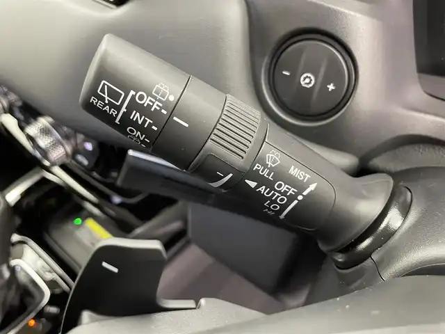 ホンダ ヴェゼル ハイブリッド e:HEV Z 富山県 2025(令7)年 0.1千km クリスタルブラックパール 登録済未使用車/ワンオーナー/４WD/純正9型ナビ/（BT/AM/FM/CD/DVD/Apple Car Play/Android Auto/USB)/フルセグTV/バックカメラ/衝突軽減ブレーキ/ヒルディセントコントロール/アダプティブクルーズコントロール/レーンキープアシスト/ブラインドスポットモニター/コーナーセンサー/電動リアゲート/置くだけ充電（ワイヤレス）/シートヒーター/ステアリングヒーター/ETC/パドルシフト/スマートキー×2/プッシュスタート/ドアバイザー/説明書／保証書