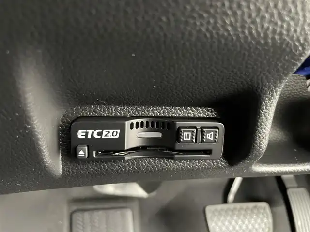 ホンダ ヴェゼル ハイブリッド e:HEV Z 富山県 2025(令7)年 0.1千km クリスタルブラックパール 登録済未使用車/ワンオーナー/４WD/純正9型ナビ/（BT/AM/FM/CD/DVD/Apple Car Play/Android Auto/USB)/フルセグTV/バックカメラ/衝突軽減ブレーキ/ヒルディセントコントロール/アダプティブクルーズコントロール/レーンキープアシスト/ブラインドスポットモニター/コーナーセンサー/電動リアゲート/置くだけ充電（ワイヤレス）/シートヒーター/ステアリングヒーター/ETC/パドルシフト/スマートキー×2/プッシュスタート/ドアバイザー/説明書／保証書