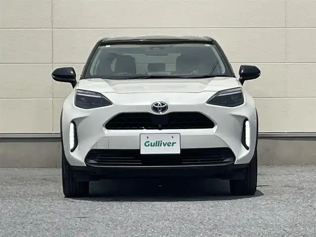 トヨタ ヤリスクロス Z 茨城県 2022(令4)年 3.2万km ブラックマイカ/ホワイトパールクリスタルシャイン 2トーン ８インチナビ（Bt/Miracast）/全方位カメラ/セーフティセンス/・プリクラッシュセーフティ/・レーントレーシングアシスト/・レーダークルーズコントロール/・オートマチックハイビーム/・ロードサインアシスト/インテリジェントクリアランスソナー/オートライト/シートヒーター/パワーシート/ＥＴＣ/ドライブレコーダー/スマートキー