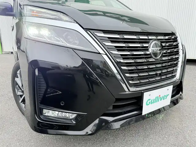 日産 セレナ ハイウェイスター V 大阪府 2020(令2)年 5.3万km ダイヤモンドブラック １０ｉｎｃナビ　後席モニター　プロパイロット　衝突軽減ブレーキ　アラウンドビューモニター　両側電動ドア　ＥＴＣ　ドラレコ　コーナーセンサー　リアオートエアコン　プッシュスタート　ＢＳＭ　オートホールド
