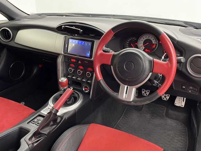 トヨタ ８６ GT リミテッド 千葉県 2015(平27)年 4.4万km ダークグレーメタリック 禁煙車　/モデリスタエアロ　/社外ディスプレイオーディオ　/ＡＭ　ＦＭ　ＣＤ　ＤＶＤ　ＢＴ　/６速ＭＴ　/シートヒーター　/バックカメラ　/クルーズコントロール　/ＴＯＭｓマフラー　/ＥＴＣ　/ハーフレザーシート　/ＨＩＤヘッドライト/フォグランプ/プッシュスタート/スマートキー