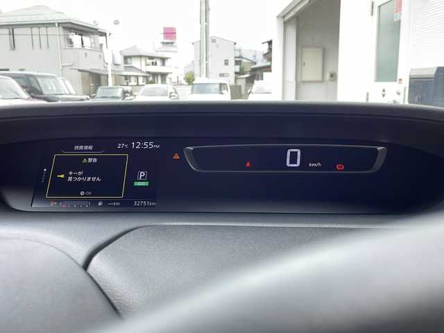 日産 セレナ ハイウェイスターVセレクションⅡ 岐阜県 2019(令1)年 3.3万km ブリリアントホワイトパール 純正ディーラーナビTV（10インチ）/Bluetooth/CD/DVD/SD/AUX/クルーズコントロール/ビルトインETC/ドライブレコーダー/両側パワースライドドア/アイドリングストップ/純正フリップダウンモニター/LEDヘッドライト/スマートキー