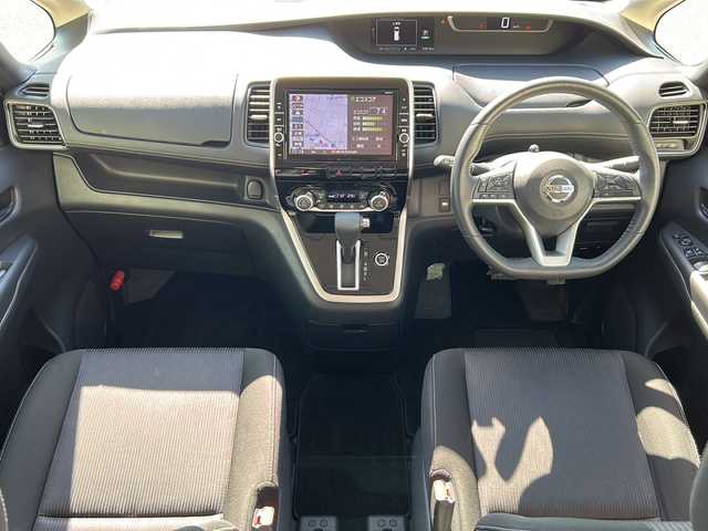 日産 セレナ ハイウェイスターVセレクションⅡ 石川県 2019(令1)年 3.3万km ブリリアントホワイトパール SDナビ（DVD再生機能有）/Bluetooth/バックカメラ/フルセグTV/ETC/ドライブレコーダー/両側パワースライドドア/レーダークルーズ/LEDヘッドライト/盗難防止装置/Wエアバック