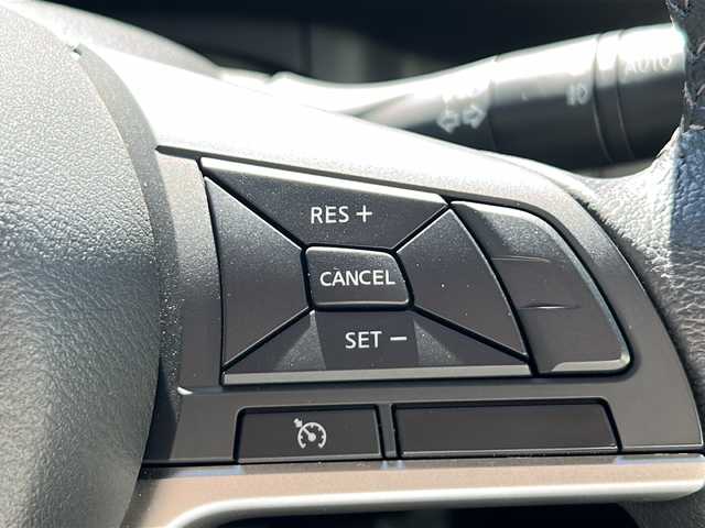 日産 セレナ ハイウェイスターVセレクションⅡ 石川県 2019(令1)年 3.3万km ブリリアントホワイトパール SDナビ（DVD再生機能有）/Bluetooth/バックカメラ/フルセグTV/ETC/ドライブレコーダー/両側パワースライドドア/レーダークルーズ/LEDヘッドライト/盗難防止装置/Wエアバック