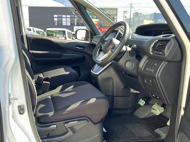 日産 セレナ ハイウェイスターVセレクションⅡ 石川県 2019(令1)年 3.3万km ブリリアントホワイトパール SDナビ（DVD再生機能有）/Bluetooth/バックカメラ/フルセグTV/ETC/ドライブレコーダー/両側パワースライドドア/レーダークルーズ/LEDヘッドライト/盗難防止装置/Wエアバック